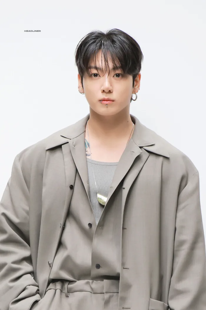 Jungkook (BTS), Milk Pansa tại show Calvin Klein Xuân Hè 2026 | Harper's  Bazaar Việt Nam