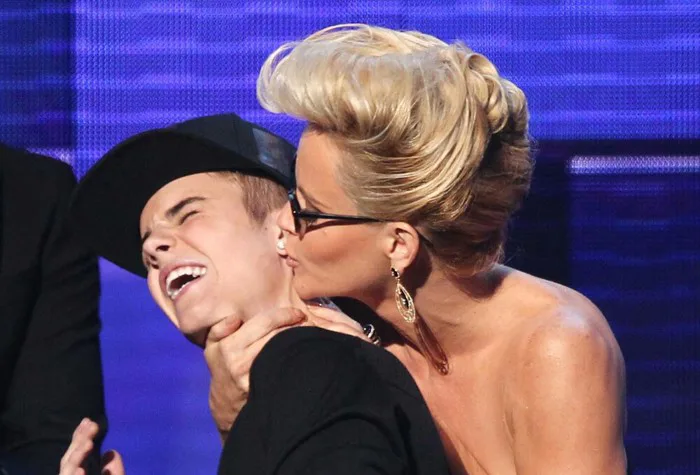 Justin Bieber và những lần bị quấy rối công khai