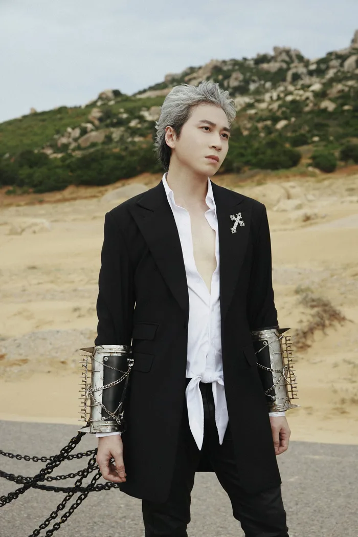 Không hẹn mà gặp, Karik và Wowy comeback cùng ngày