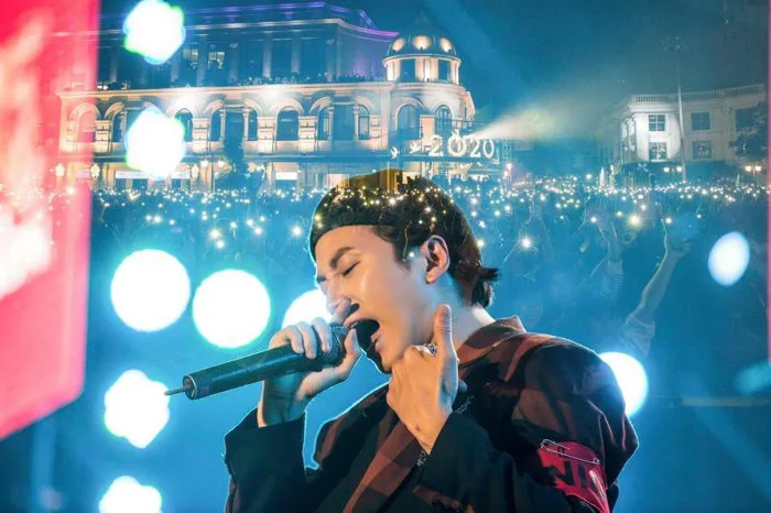 Rapper Karik đăng ảnh mới trong đó đôi giày là điểm nhấn khi liên tục được  các Fan tấm tắc khen - VanHoaDuongPho