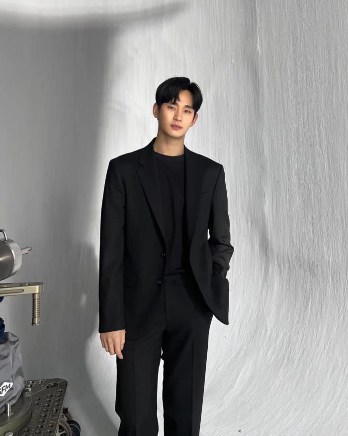 Kim Soo Hyun lao đao khi bị 'khui' thêm nhiều thông tin gây sốc