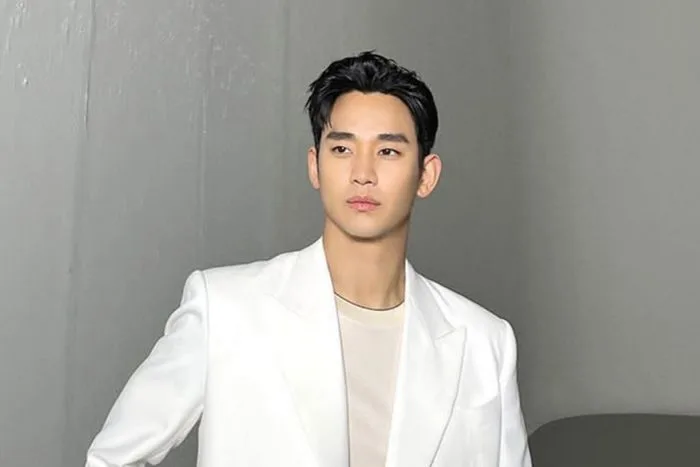 Trước scandal, Kim Soo Hyun đã có sự nghiệp rực rỡ thế nào?