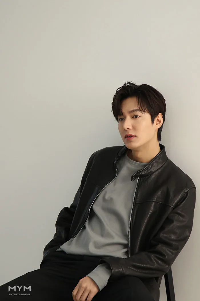 Chỉ là ảnh hậu trường nhưng Lee Min Ho cũng khiến hội chị em xốn xang vì  nhan sắc cực phẩm