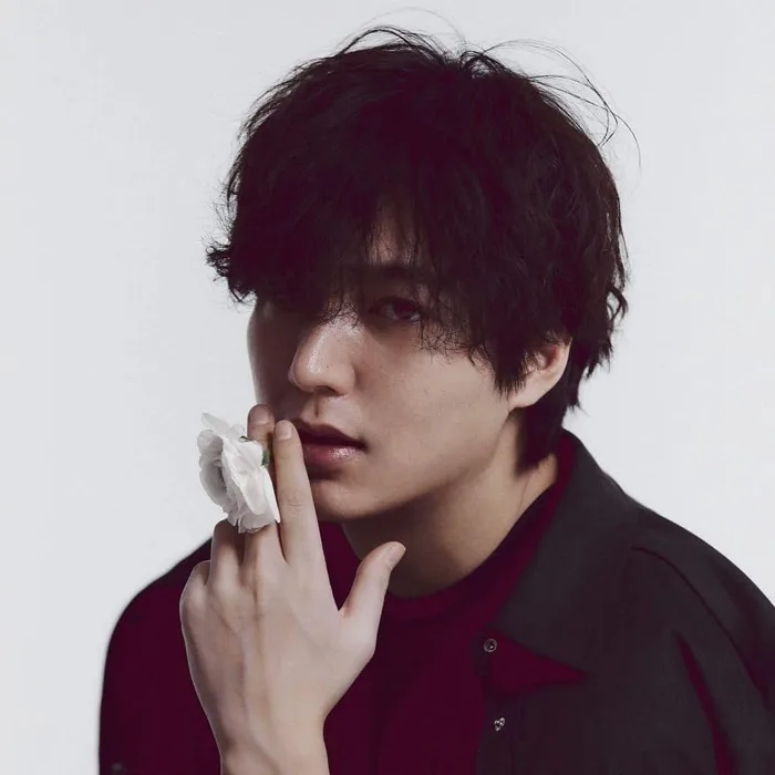 Lee Min Ho gây ấn tượng mạnh với hình ảnh khác lạ