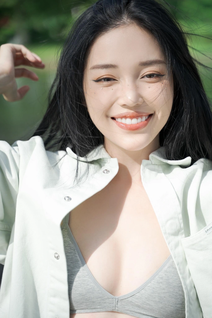Linh Ngọc Đàm gây bất ngờ khi trông xinh đẹp, nhẹ nhàng tựa nàng thơ | Báo  Dân trí