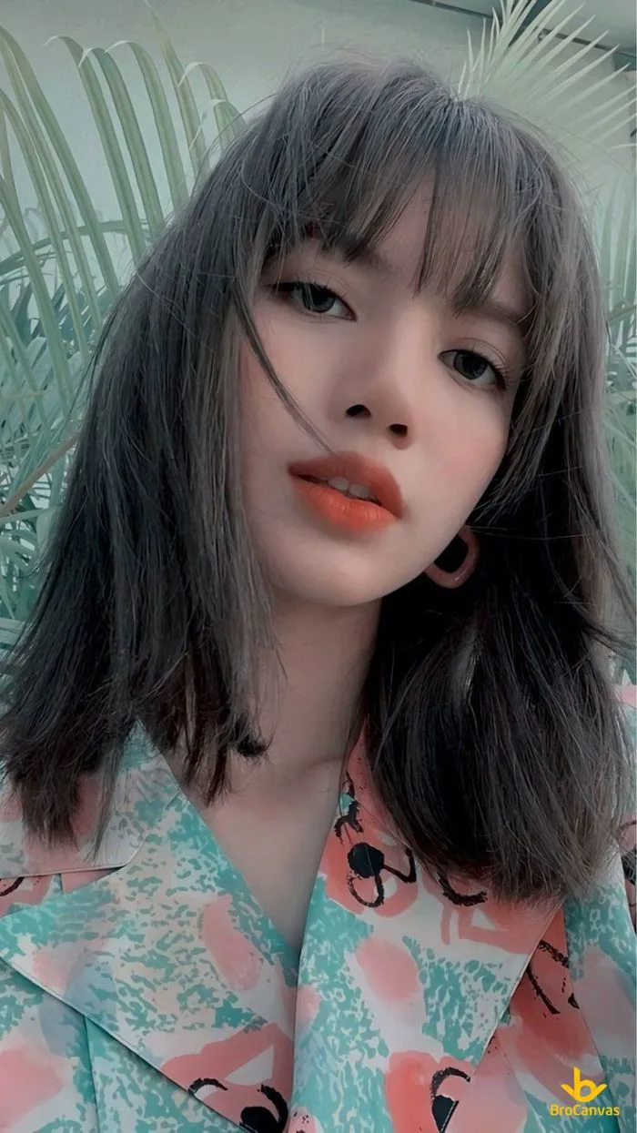 Tổng hợp hình ảnh Lisa xinh đẹp, ngầu và phong cách nhất - BroCanvas