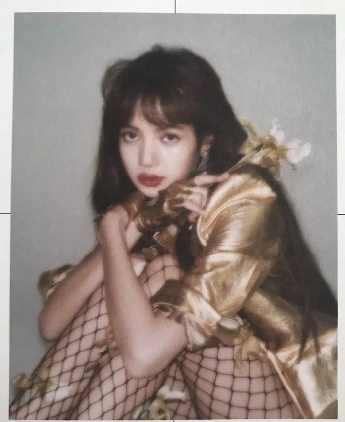 Rò rỉ ảnh hiếm từ photobook mới của Lisa: Đây có khi mới chính là mỹ nhân  sở hữu nhan sắc báu vật của BLACKPINK!