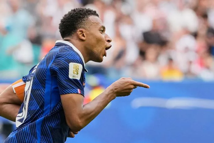 Mbappe trở thành chân sút vĩ đại nhất lịch sử World Cup với 22 bàn thắng