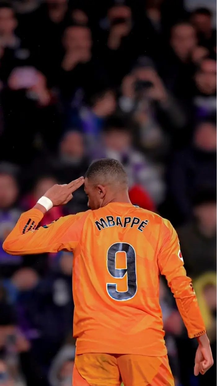 Kylian Mbappé: Hình nền ngầu, tốc độ và sức mạnh cho màn hình của bạn