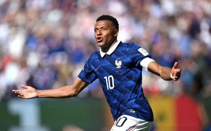 Giải mã màn ăn mừng thổi sáo của Mbappe - Tuổi Trẻ Online