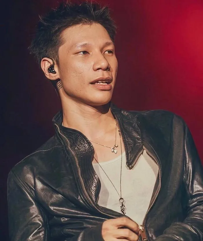 Phong cách kỳ lạ của rapper MCK trước khi bị Sở Văn hóa mời làm việc - Tuổi  Trẻ Online