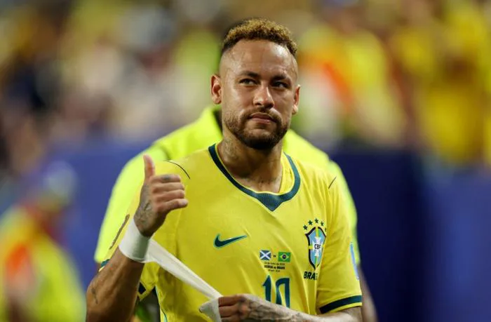 Neymar sánh ngang Pele sau trận Scotland 0-3 Brazil