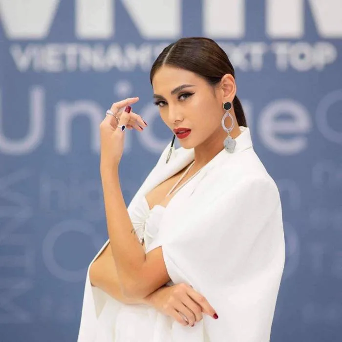 Top 14 Người mẫu nữ nổi tiếng nhất Việt Nam - toplist.vn