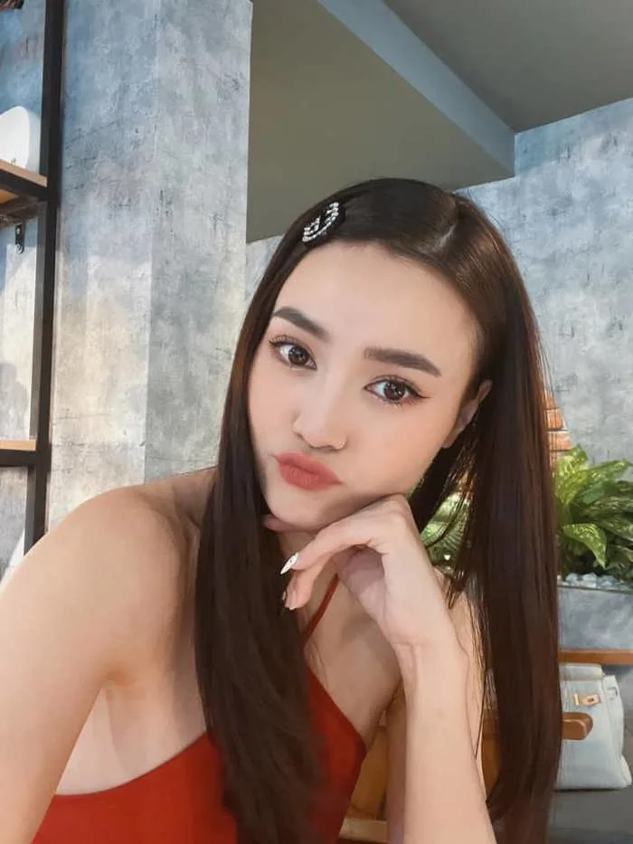 Bị bạn bè đăng ảnh 