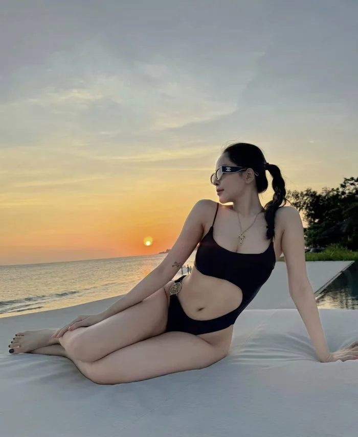 Hot girl Trâm Anh diện bikini khoe body siêu phẩm, vóc dáng vẫn khiến fan  không thể rời mắt