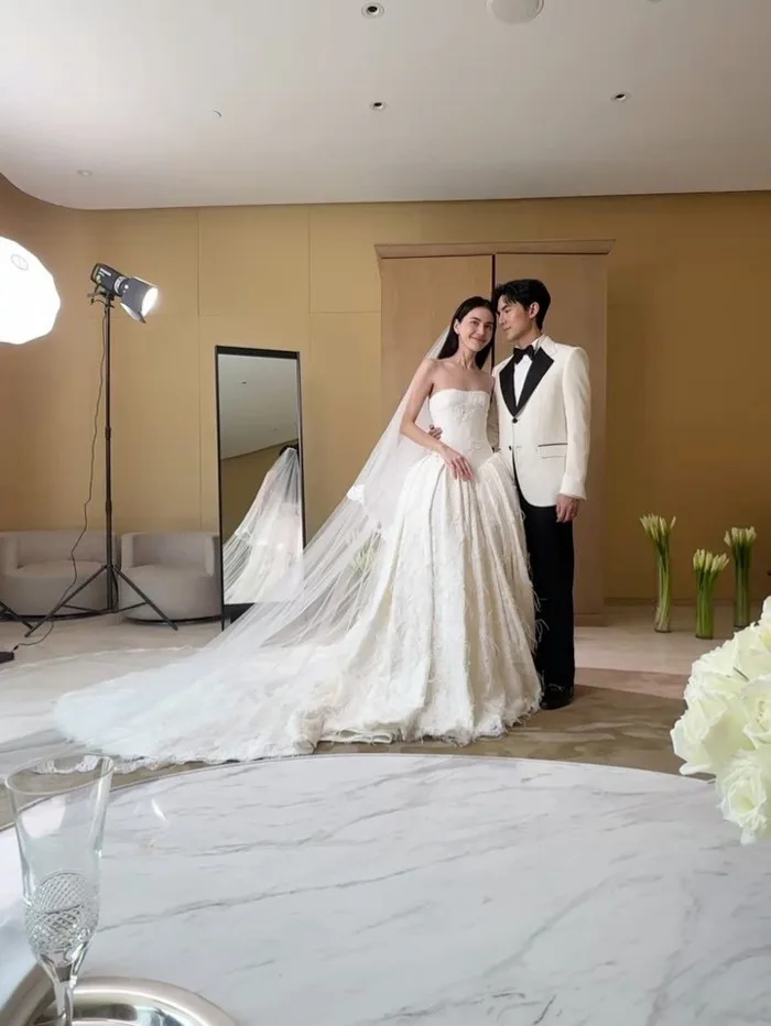 Tại sao những chiếc váy cưới của người nổi tiếng lại được quan tâm đến vậy?