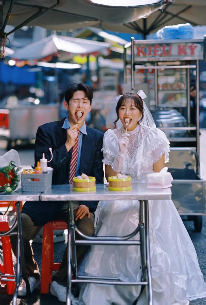 Điều bất ngờ sau bộ ảnh cưới chụp ở TP.HCM của cặp đôi nổi tiếng Hàn Quốc