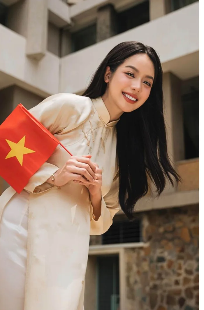 anh-nguoi-noi-tieng-mac-ao-dai-1