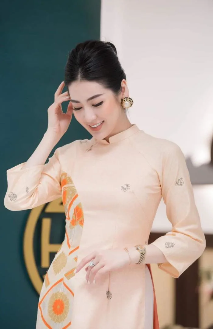 Ngắm dàn mỹ nhân khoe sắc trong áo dài - ai mới là người đẹp nhất ?
