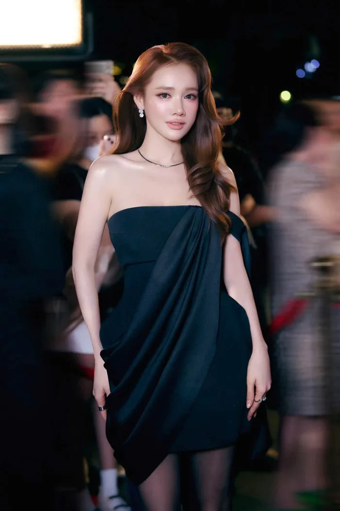 Nhã Phương chia sẻ nóng sau ồn ào của Trường Giang