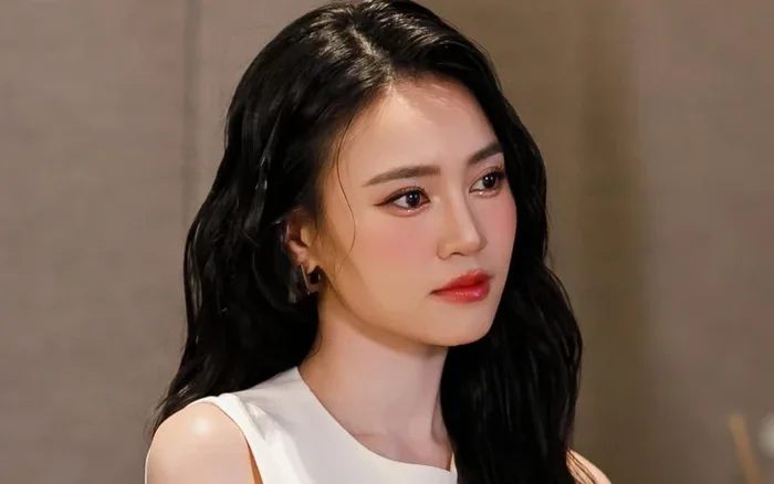 Bức ảnh của Ninh Dương Lan Ngọc gây bàn tán - Saostar.vn