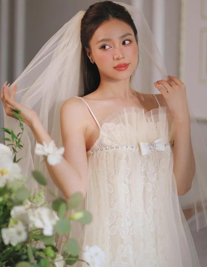Ninh Dương Lan Ngọc mặc váy cưới khiến nhiều người bất ngờ