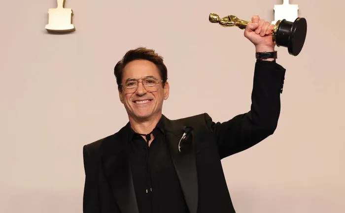 Robert Downey Jr.: Từ quá khứ nghiện ngập, tù tội đến chủ nhân tượng vàng  Oscar