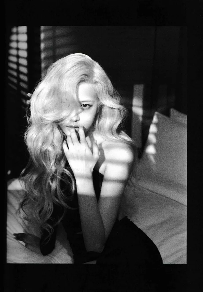 Rosé (BlackPink) 'hóa' huyền thoại gợi cảm Marilyn Monroe