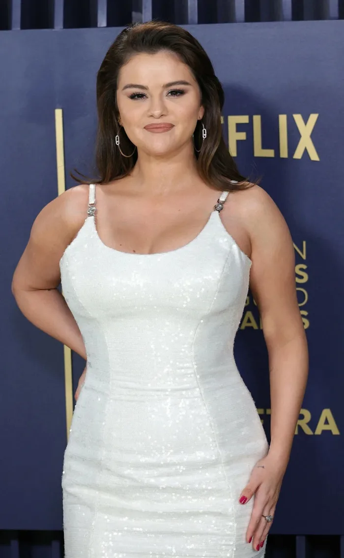 Những bộ cánh khiến Selena Gomez lọt top trang phục thảm họa