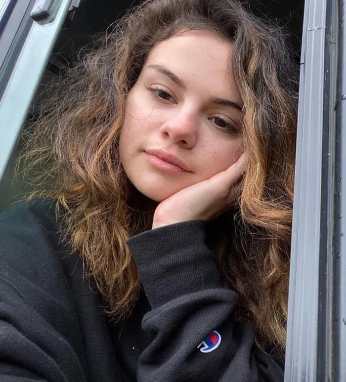 Selena Gomez tiết lộ lý do tăng cân nhanh chóng khiến nhan sắc thay đổi