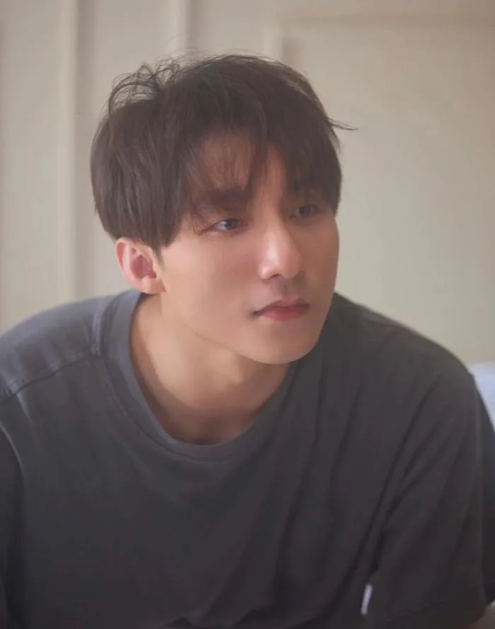 Sơn Tùng M-TP tình tứ với diễn viên Thái Lan trong MV mới
