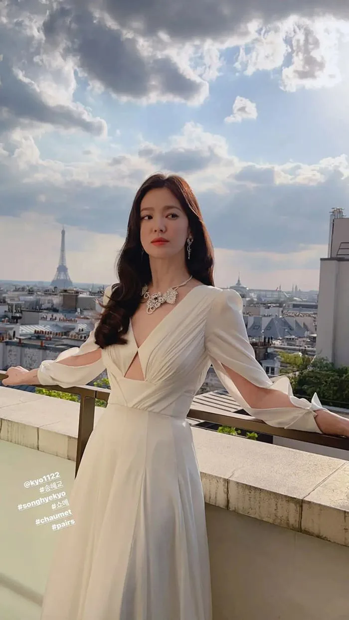 Nhan sắc rạng ngời, trẻ trung của Song Hye-kyo - Báo Người Lao Động