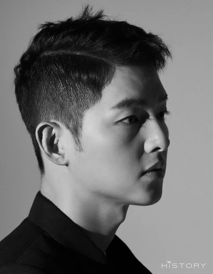 Song Joong Ki tung bộ ảnh mới, hé lộ cuộc sống đời tư