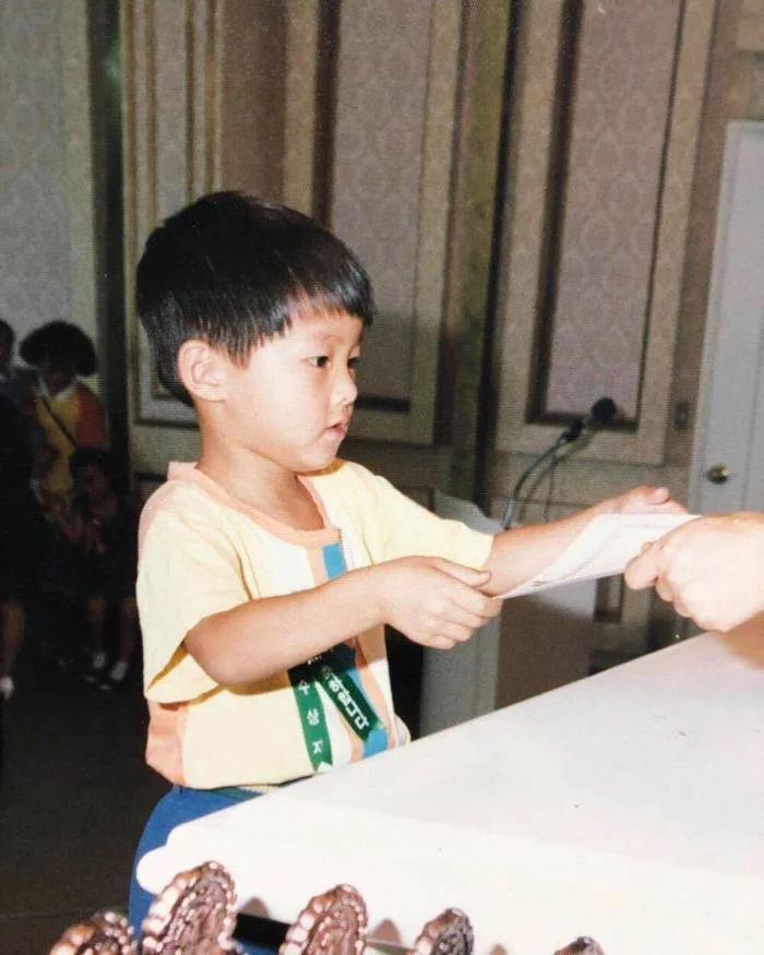 Song Joong Ki bất ngờ “khoe” ảnh thời thơ ấu