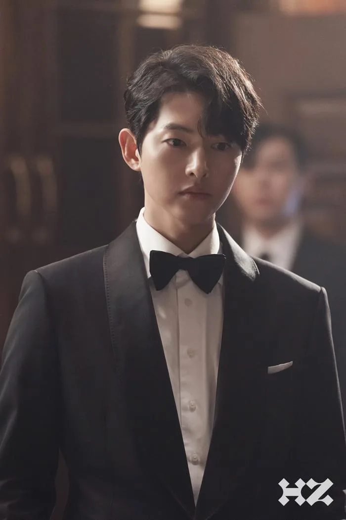 Song Joong Ki phong độ và thành công ở tuổi 39