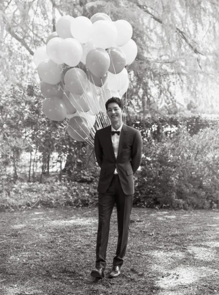 Song Joong Ki sau ly hôn: Đổi một đời tự do nhưng không tránh được cơn lốc  thị phi - Tạp chí Đẹp