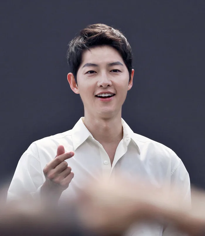 Song Joong Ki tiết lộ bí quyết tập luyện, ăn uống để trẻ đẹp 