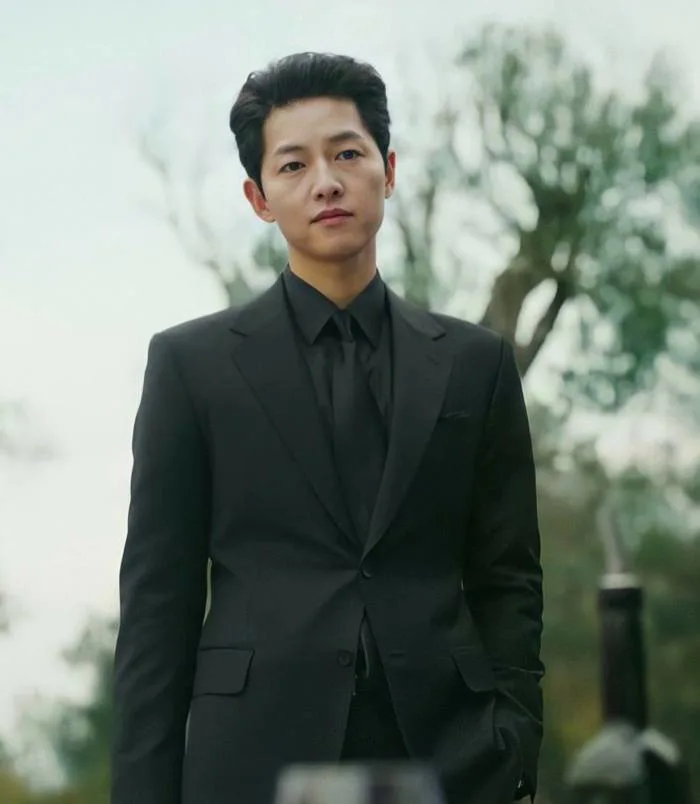 Song Joong Ki suy sụp tinh thần sau khi nhận tin dữ từ người thân