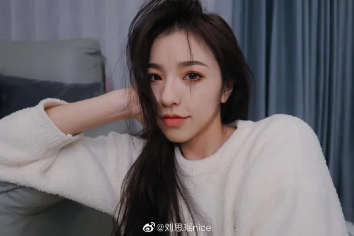 Loạt nữ streamer xứ Trung cực xinh đẹp, nổi tiếng nhưng cũng lắm thị phi,  nghe tên chỉ biết 