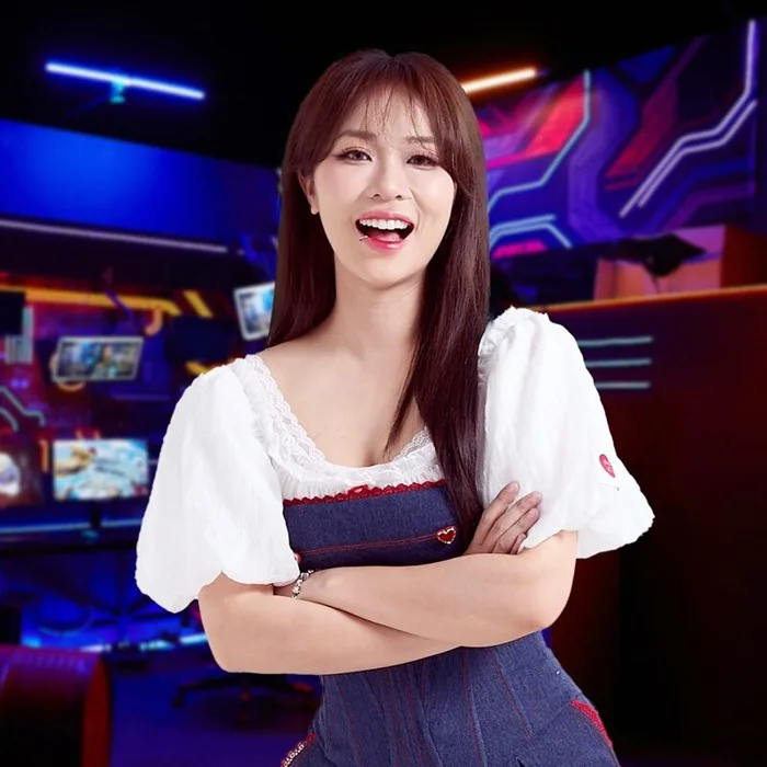 10 streamer có fan hùng hậu nhất Việt Nam: Dẫn đầu là gương mặt giải trí  đang được săn đón, 