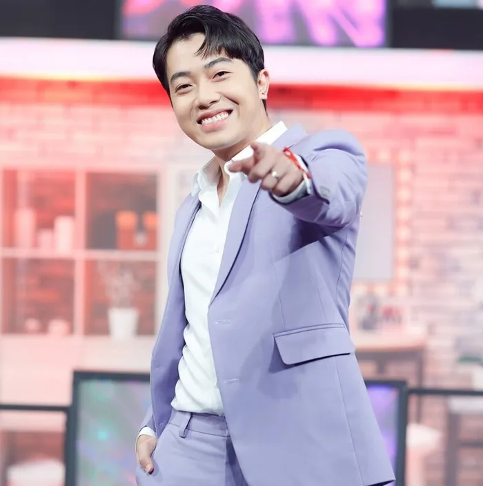 10 streamer có fan hùng hậu nhất Việt Nam: Dẫn đầu là gương mặt giải trí  đang được săn đón, 