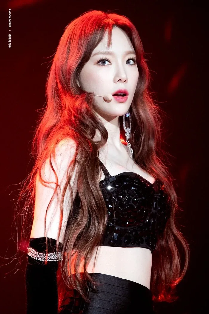 Chấn động: Khui ảnh hẹn hò của Taeyeon (SNSD) và Ravi (VIXX) - Saostar.vn