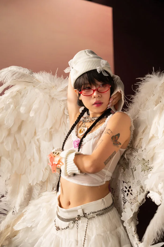 Hậu “nở hoa”, tlinh trở lại trong hình tượng Cupid trong MV “nữ siêu anh  hùng”