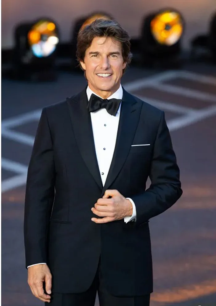 Tom Cruise say như điếu đổ con gái của nghị sĩ Nga