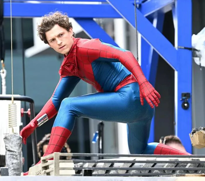 Tom Holland chấn thương, Người nhện 4 tạm dừng sản xuất - Tuổi Trẻ Online
