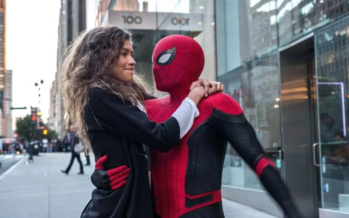 Người nhện” Tom Holland yêu bạn diễn của mình