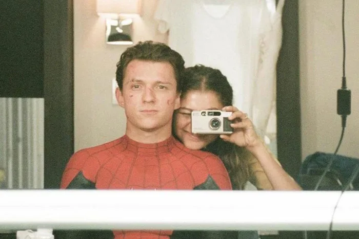 Người Nhện' Tom Holland có động thái mới giữa tin đồn yêu bạn diễn phim  'Spider-Man'