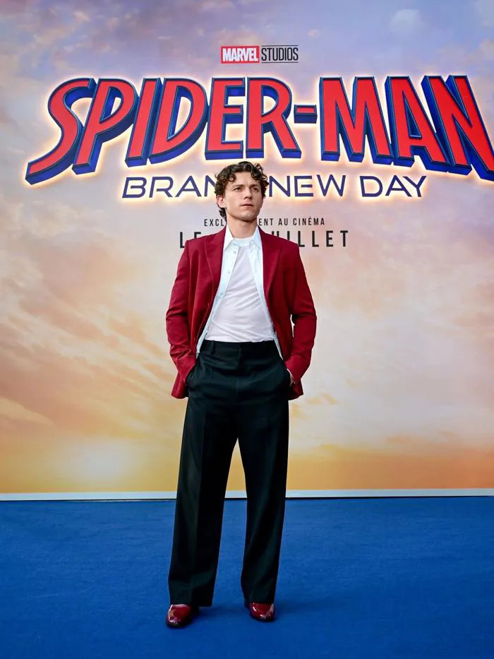 Tom Holland và tháng 7 đặc biệt nhất sự nghiệp: Khi Người Nhện gặp sử thi  Hy Lạp