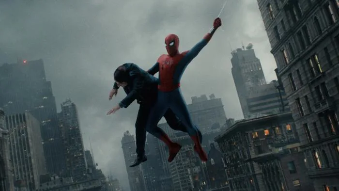 Tom Holland và tháng 7 đặc biệt nhất sự nghiệp: Khi Người Nhện gặp sử thi  Hy Lạp