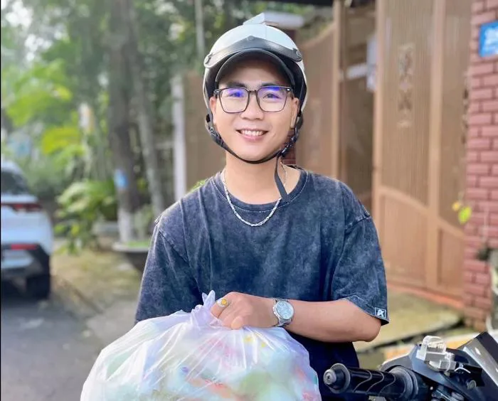 Chàng trai xuất thân từ nghèo khó vẫn giúp đỡ được nhiều người